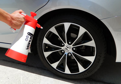 The red Kwazar Venus Super 360 Pro Sprayer is perfect for cleaning wheels