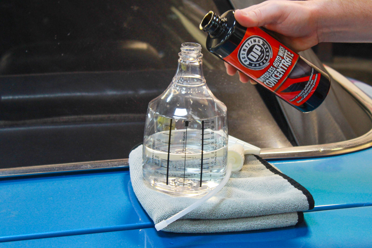 Start by diluting DP Waterless Wash Concentrate 1:16 with water.