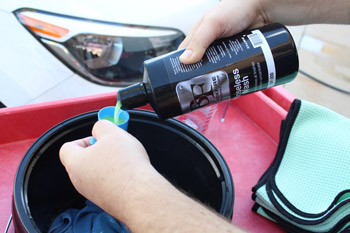BLACKFIRE Rinseless Wash is one of the easiest ways to wash your car