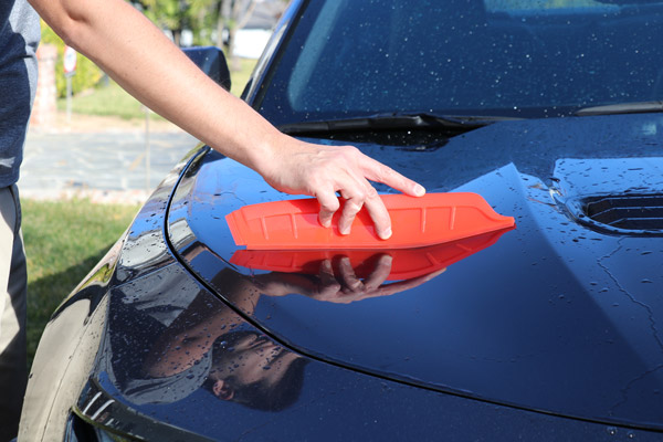 Use the California Jelly Blade to quickly dry your vehicle.
