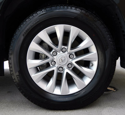 Pinnacle Black Onyx Tire Gel gives tires a deep, dark luster