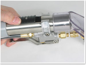 The vacuum reducer provides lighter suction on delicate surfaces.